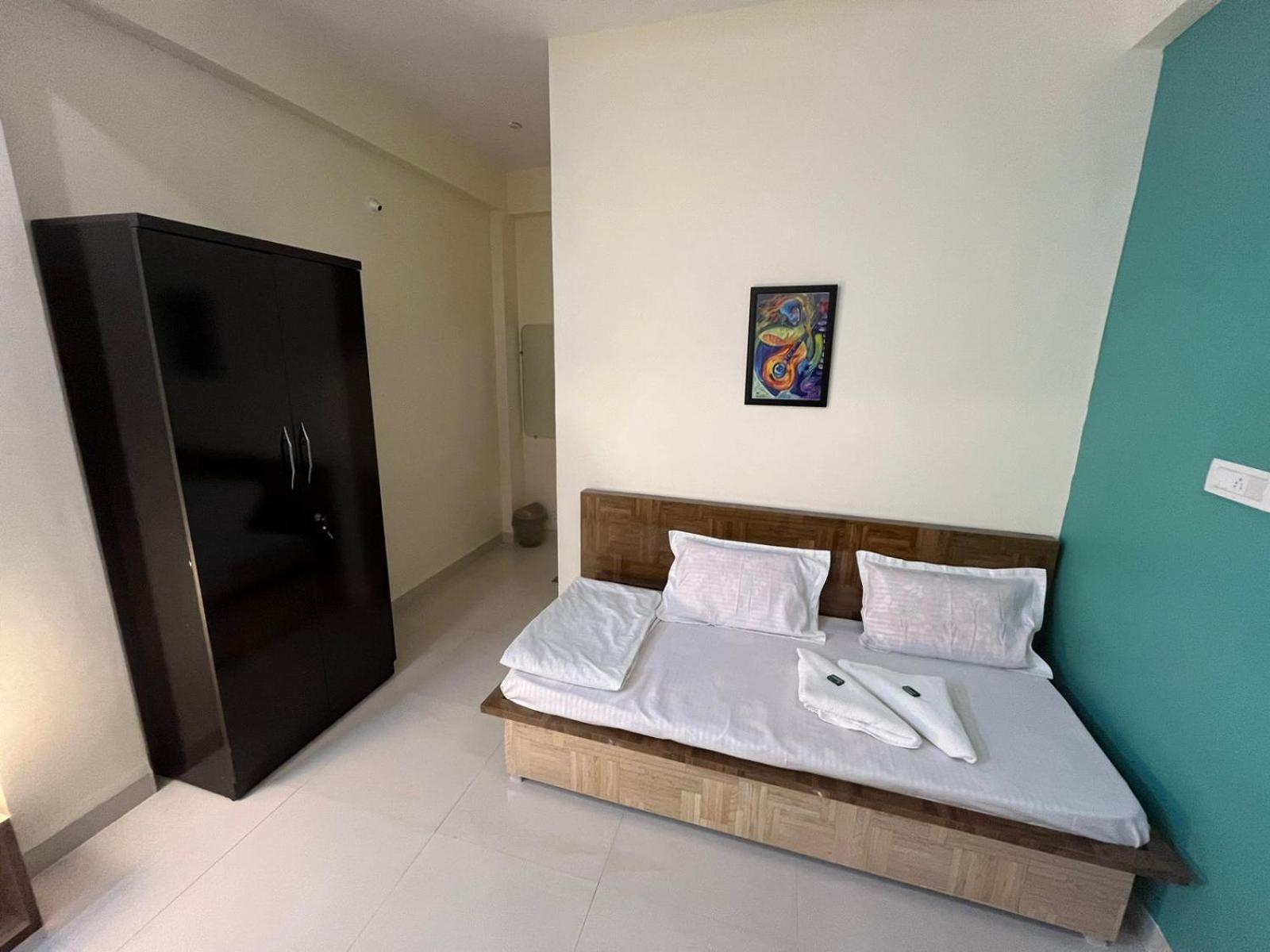 Hotel Shivashray Luxury Stays & Inn Ujjain Rum bild