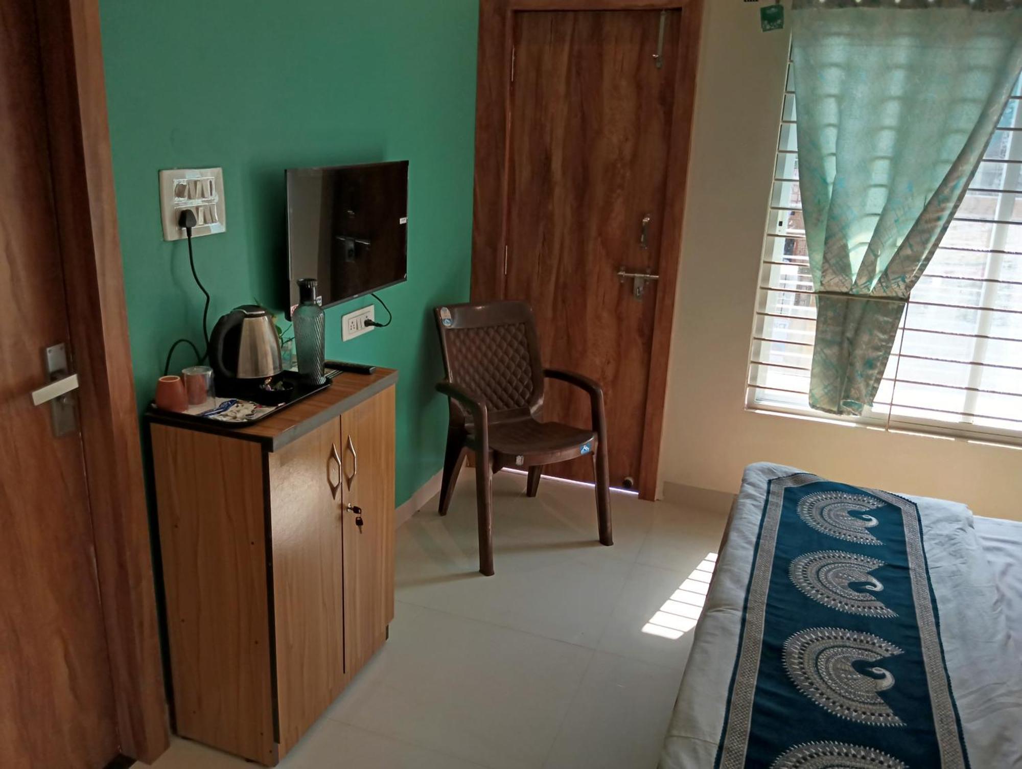 Hotel Shivashray Luxury Stays & Inn Ujjain Exteriör bild